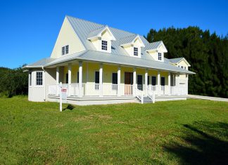 Should You Sell Your Home or Hire a Real Estate Agent