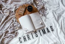 19 Winter Bedroom Ideas for Celebrating Christmas