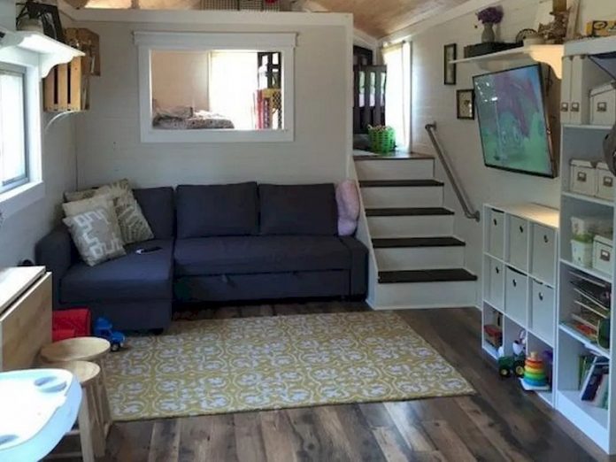 Spacious-And-Stylish-Living-Room-Ideas-For-Tiny-House