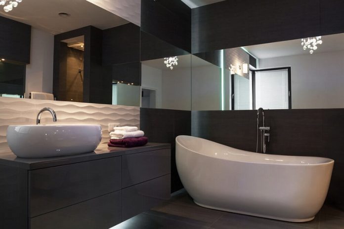 black-white-elegant-bathroom-color