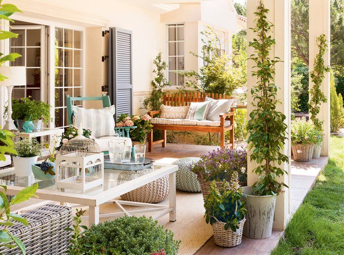 10 Elements to Create a Unique Outdoor Living Room