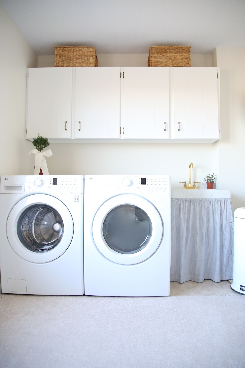 Simple Laundry Room