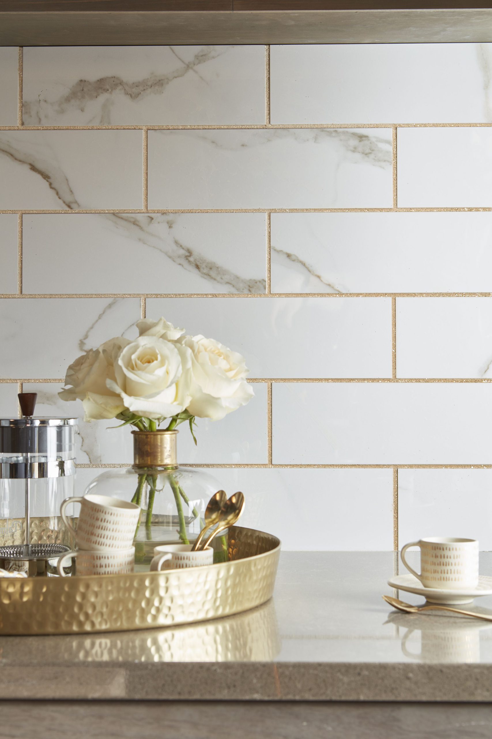 Backsplash with Creative Gold Color Accent