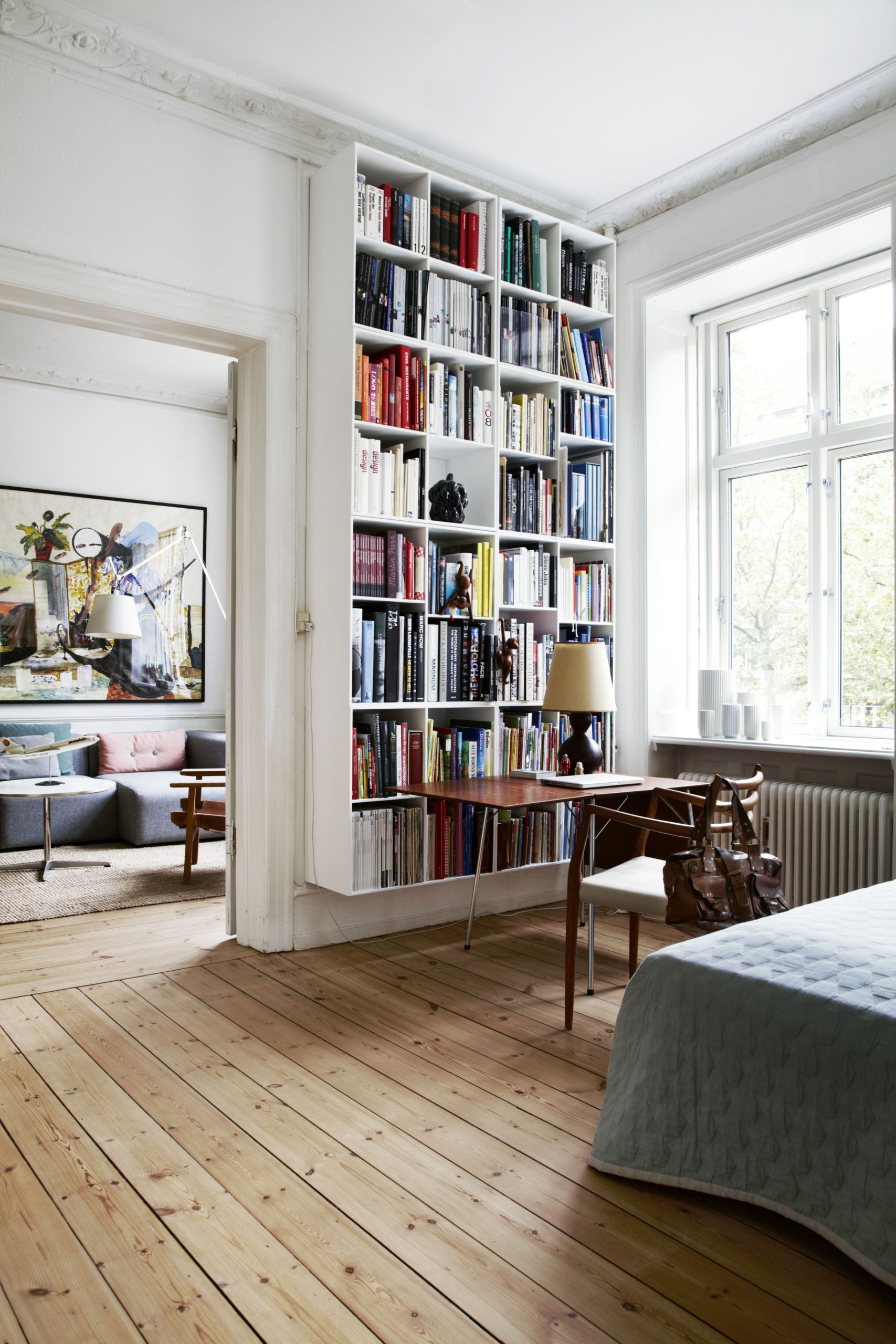 Bookshelf with Floor to Ceiling Design