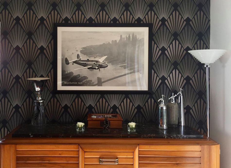 Eccentric Art Deco Style Wallpaper