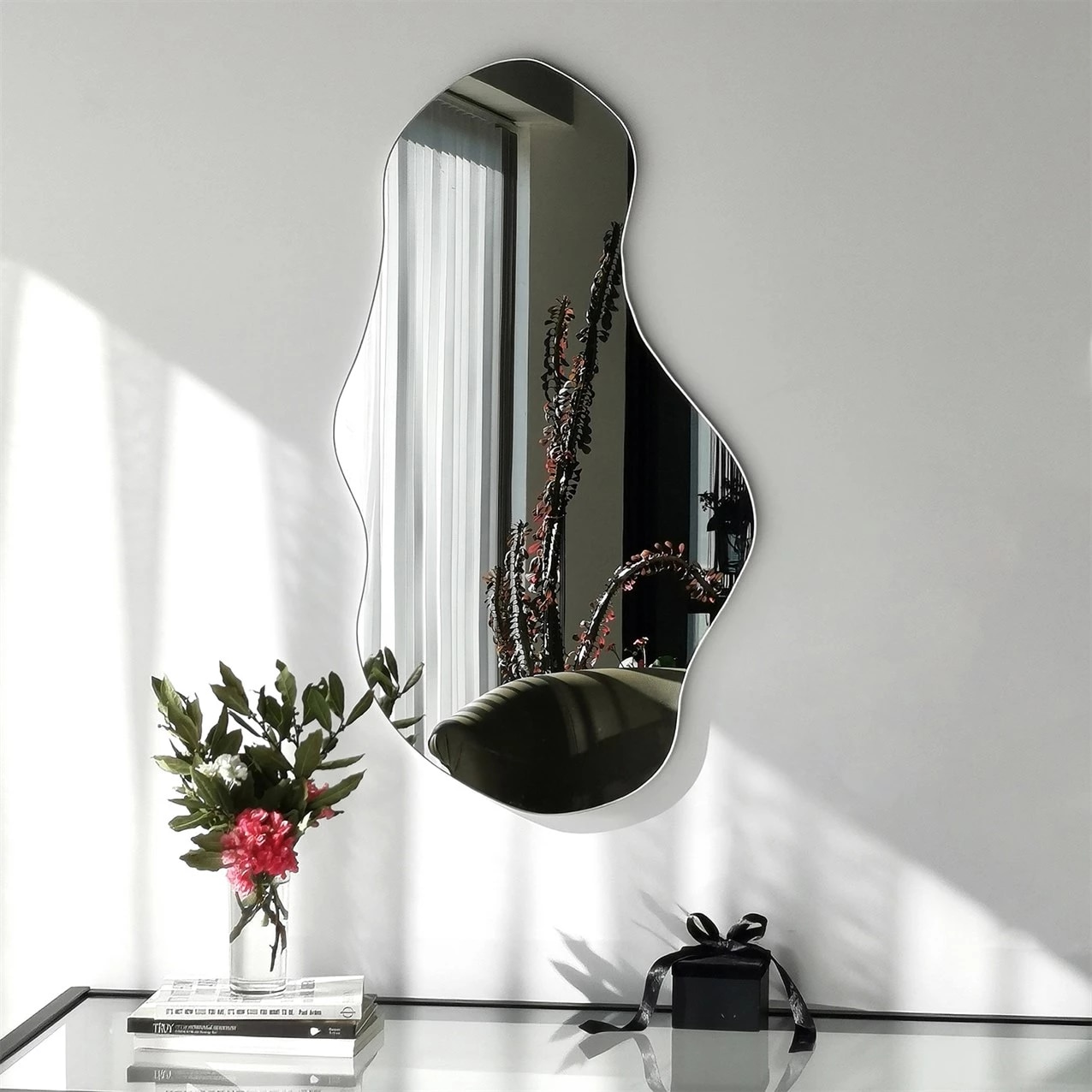 Modern Mirror for Elegant Decoration