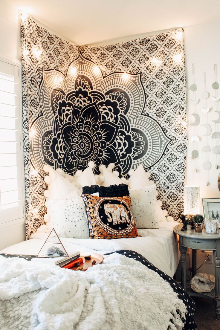 Monochrome Theme for A Tapestry Bedroom
