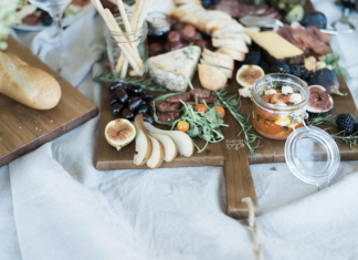 Extra Large Charcuterie Board – A Complete Guide