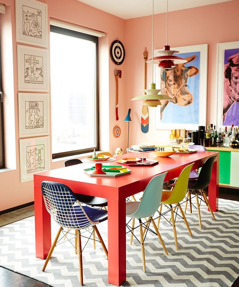 70s Dining Room with an Eye-catching Design