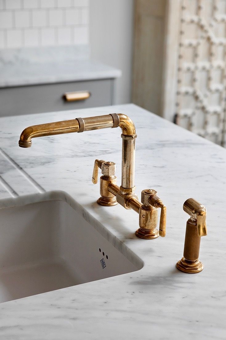 Low-Arc Handle for Minimalist Faucet