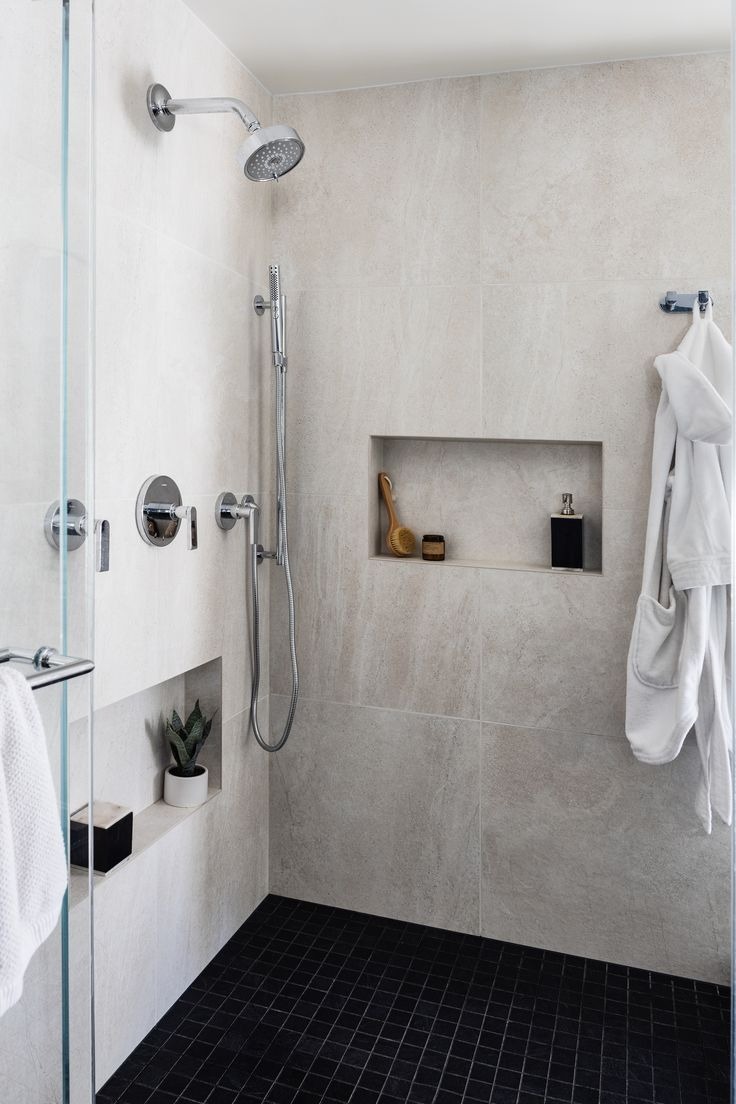 2 Shower Niches with Different Functions