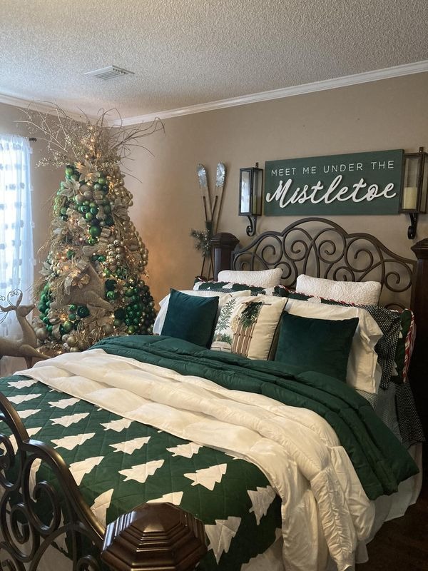 Apply a Green-White Theme for Cozy Winter Nights