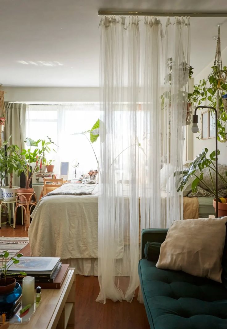 Use Transparent Curtains To Divide Rooms